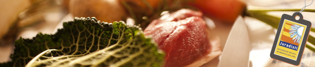Fleisch, Gemüse und Messer, Lust auf Kochen mit Regionalprodukten